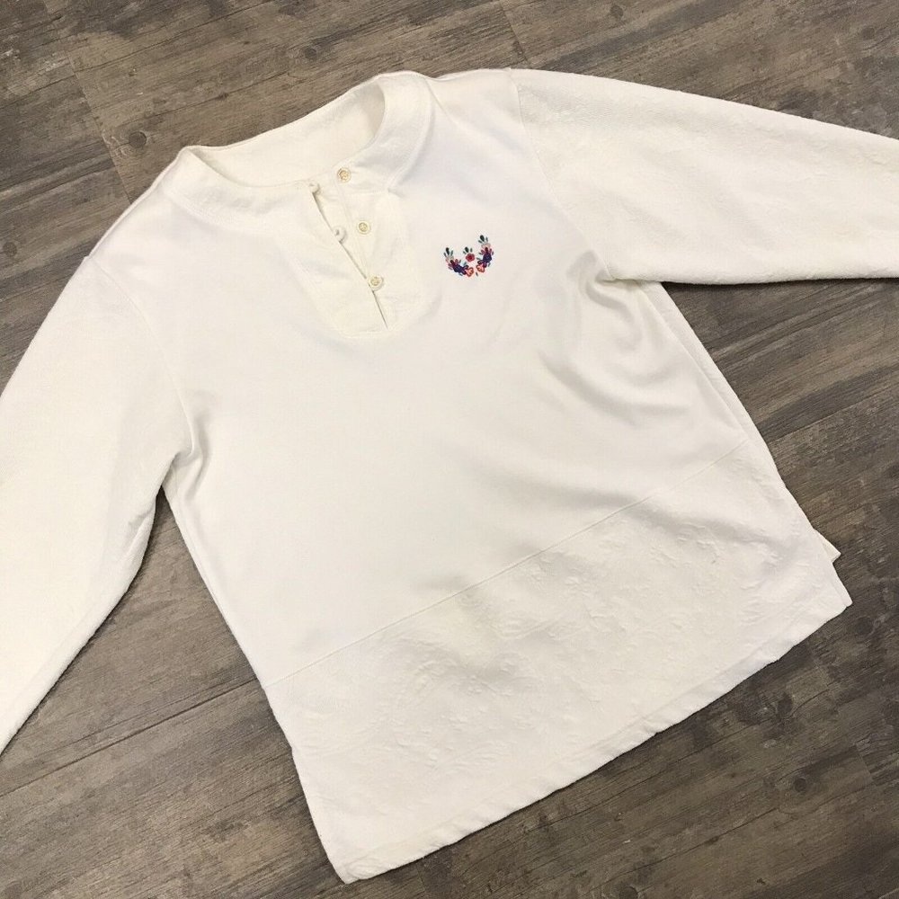 Aileen Women Long Sleeve Size Medium‎ Flowers Paisley Design Henley